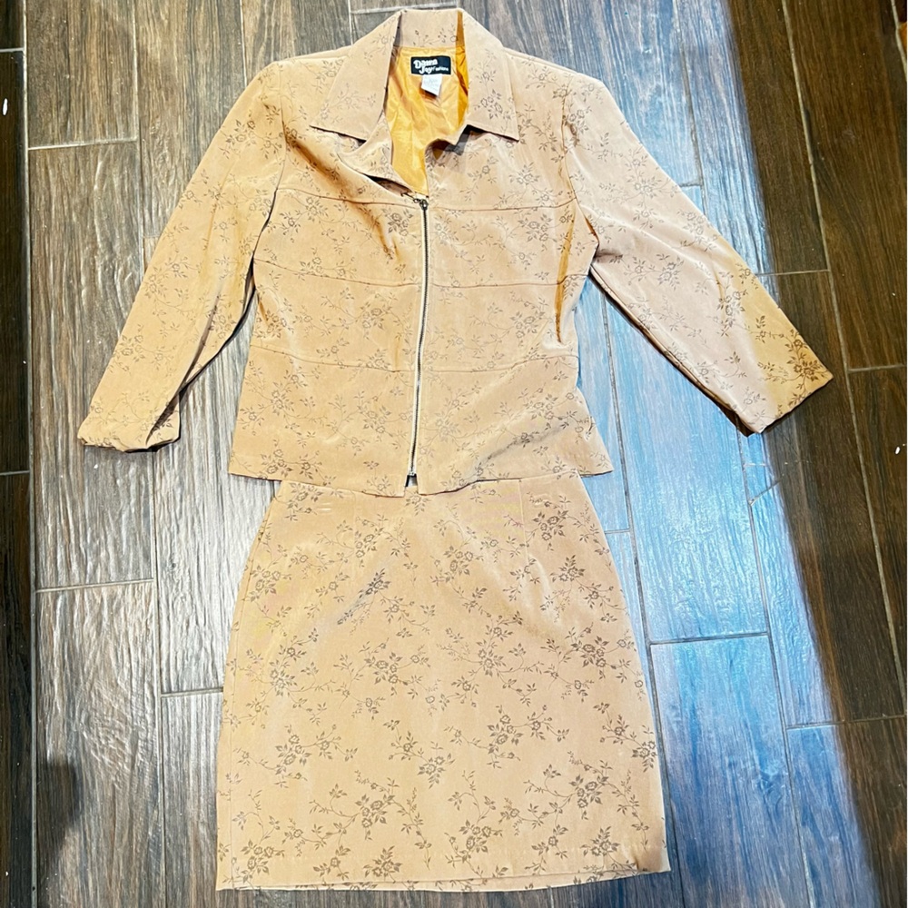 Dawn Joy Fashions 2 piece Blazer skirt, dress suit skirt. Women’s size 13/14.